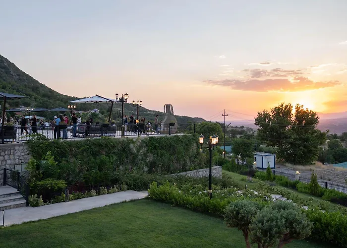 Crixus Hotels Sarsing